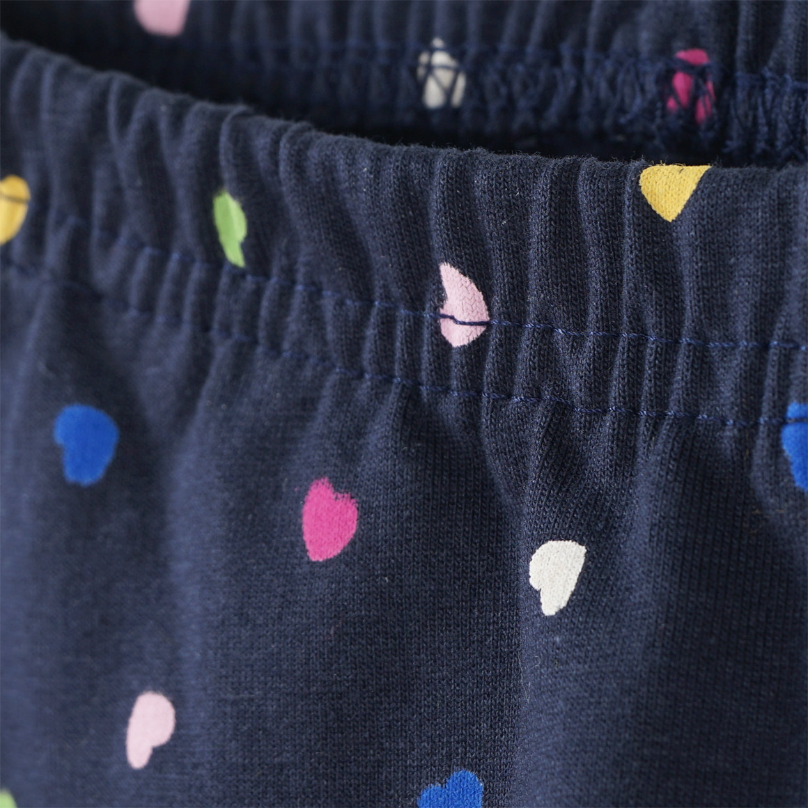 Mädchen Sweatleggings mit bunten Herzchen