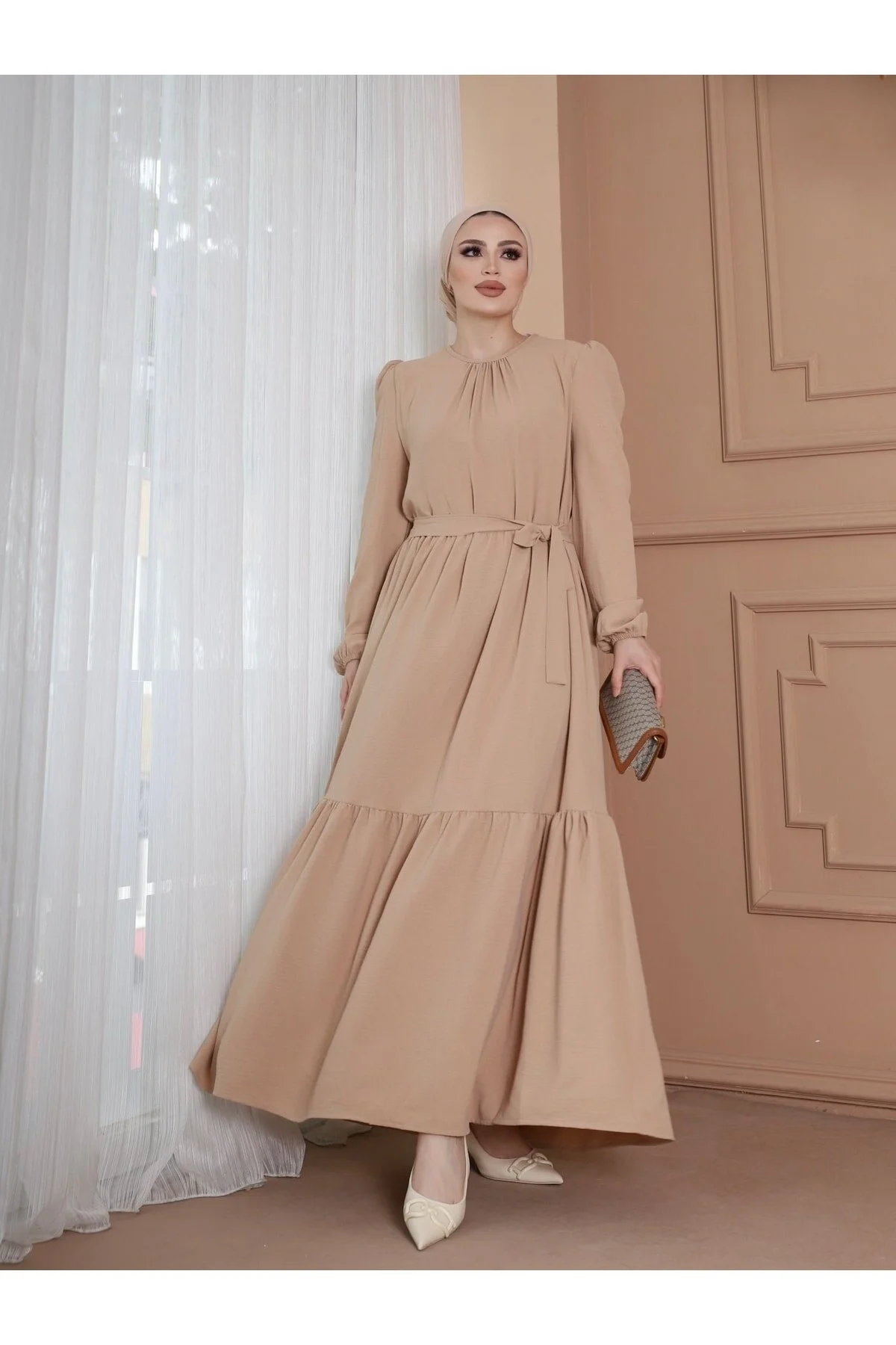 VOLT CLOTHİNG  Ayrobin Kleid mit Gürtel und Rüschendetail am Kragen