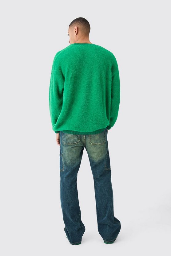 Kastiger flauschiger Kontrast-Pullover mit V-Ausschnitt