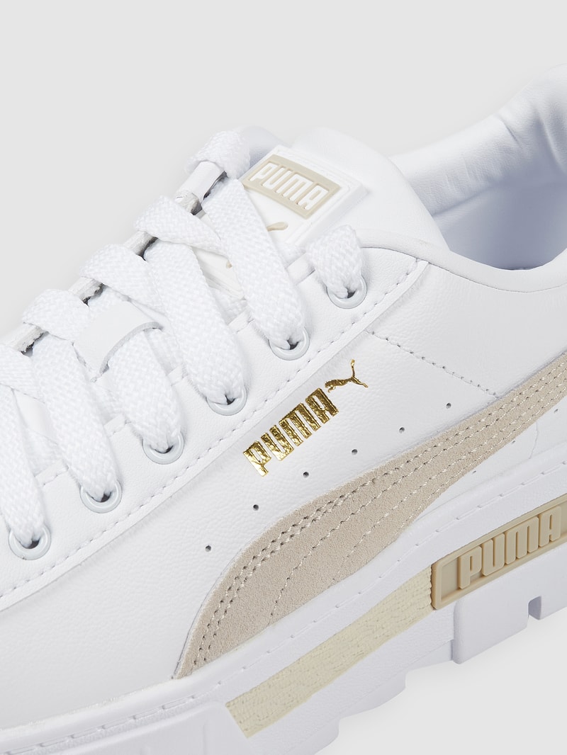 Sneaker mit Kontrastbesatz Modell 'Mayze' in weiß