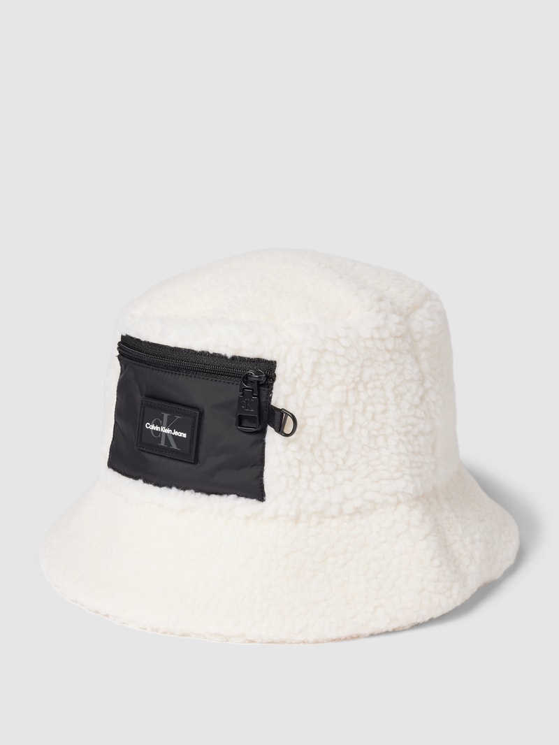 Bucket Hat mit Label-Patch in offwhite