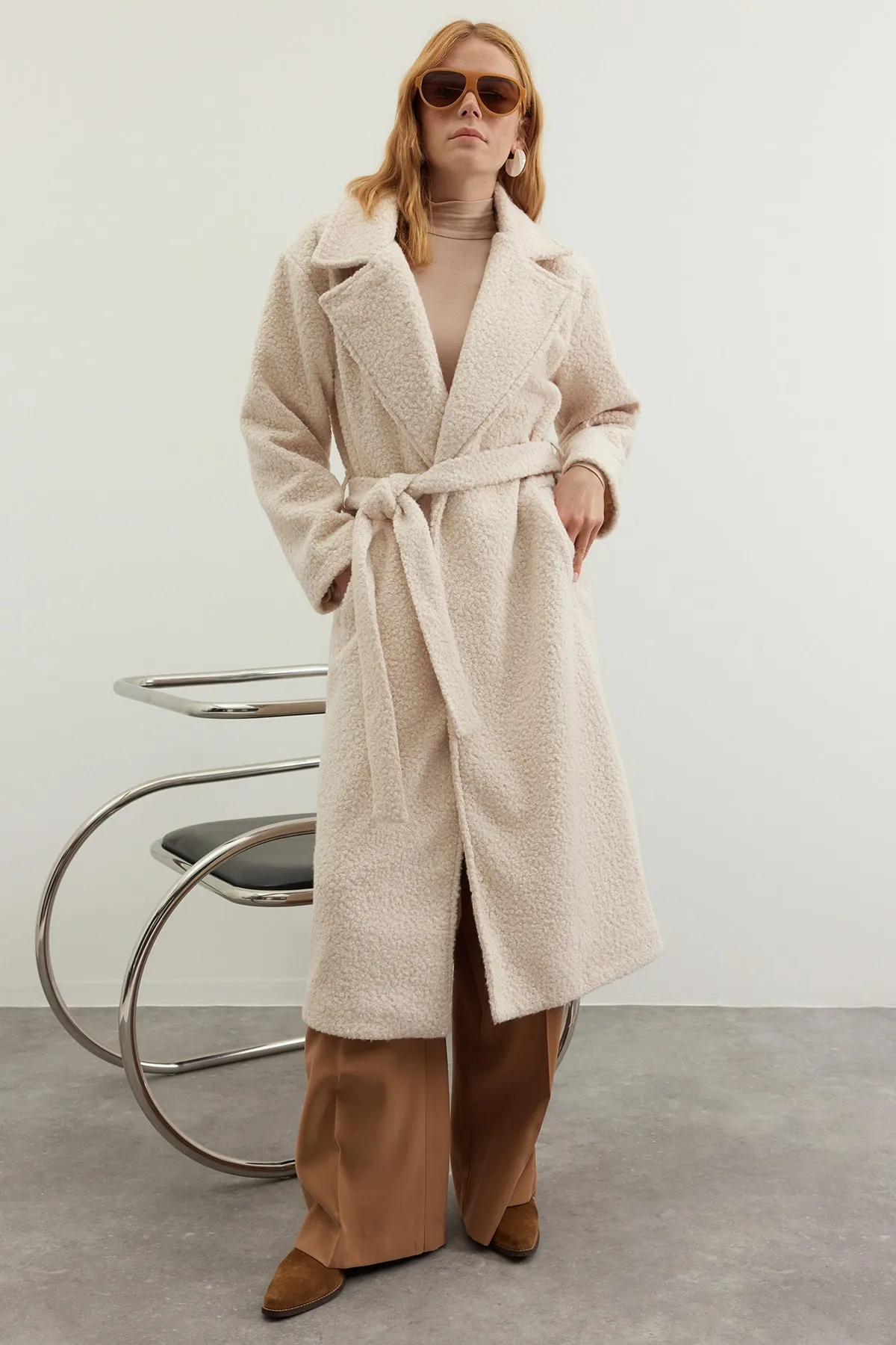 Trendyol Modest  Steinfarbener, gefütterter Sherpa-Mantel TCTAW24AB00002