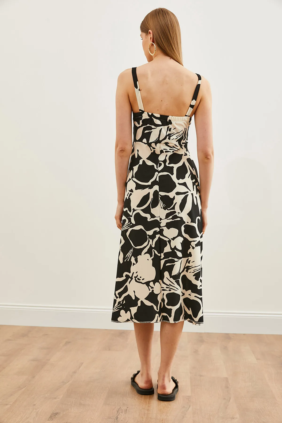 Olalook  Schwarz-weißes Strickkleid mit Muster und Reißverschluss für Damen ELB-19000615