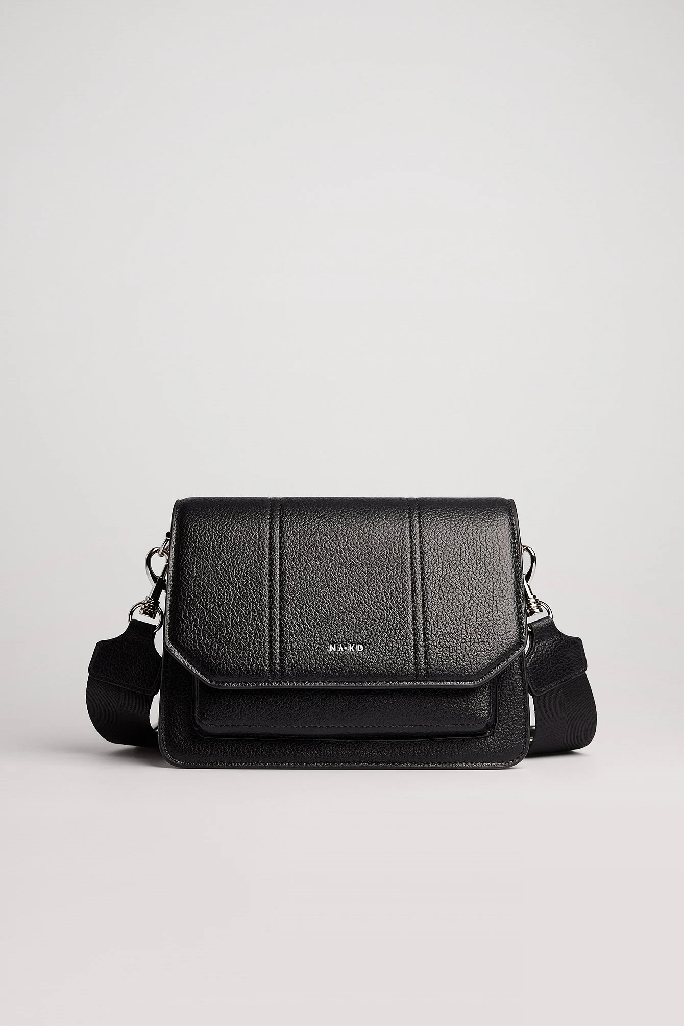Crossover-Tasche mit Schlangendetail