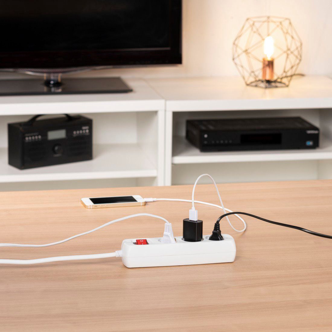 Hama Mehrfachsteckdose, 3-fach, Steckerleiste mit Schalter, 3 m Kabel, weiß Steckdosenleiste 3-fach (Kabellänge 3 m), Mehrfachsteckdose, Steckerleiste mit Schalter