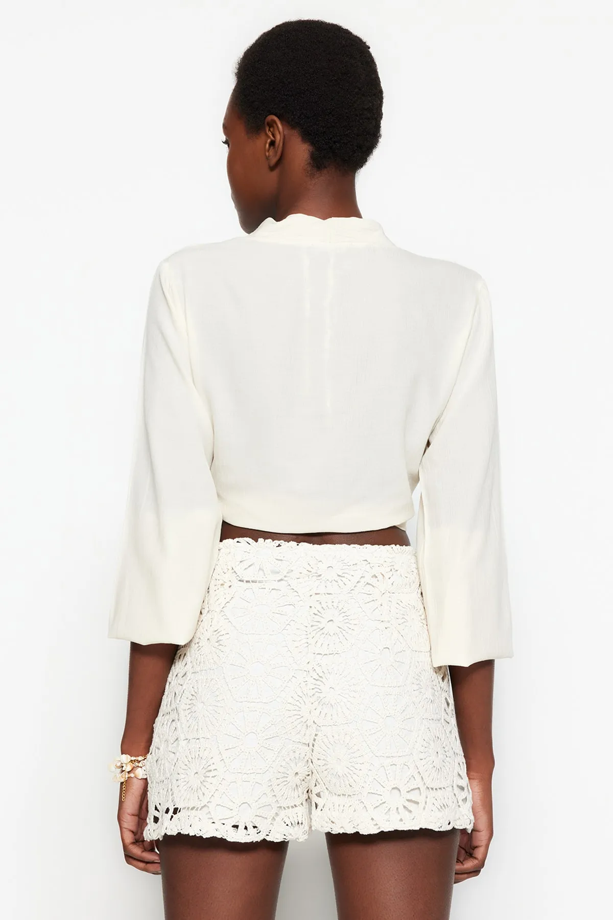 Trendyol Collection  Shorts - Ecru - Hoher Bund