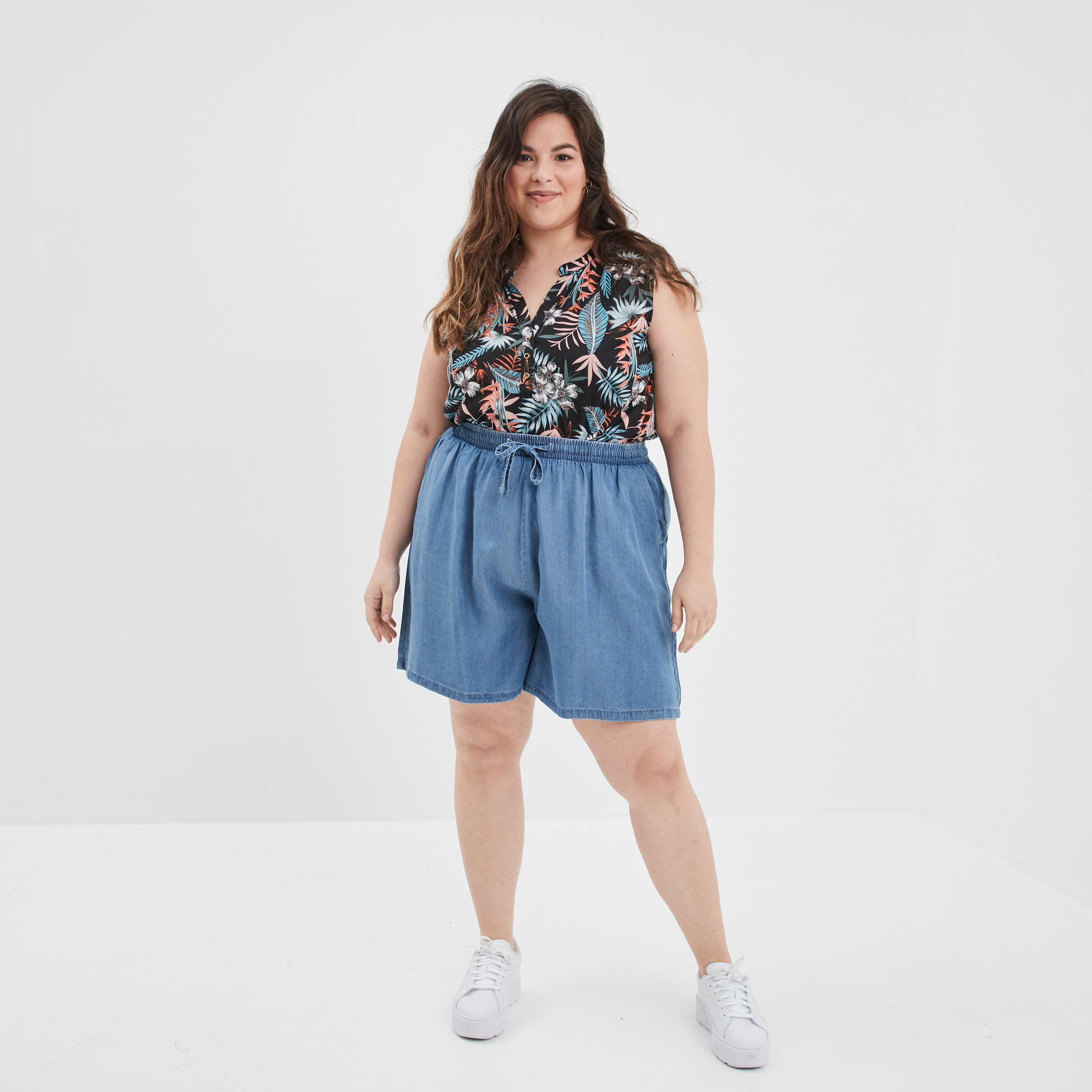 Débardeur ajusté col en V noir femme grande taille | La Halle