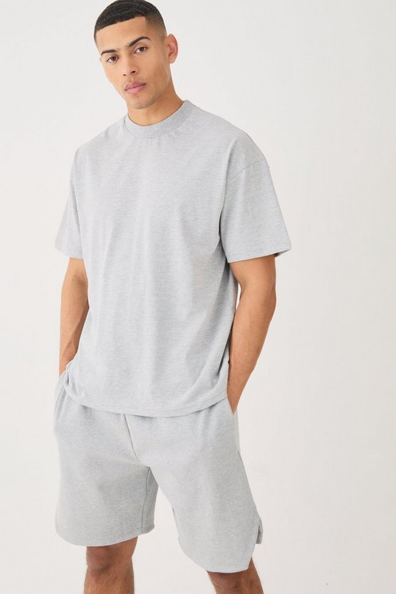 Oversize T-Shirt & gerippte Shorts