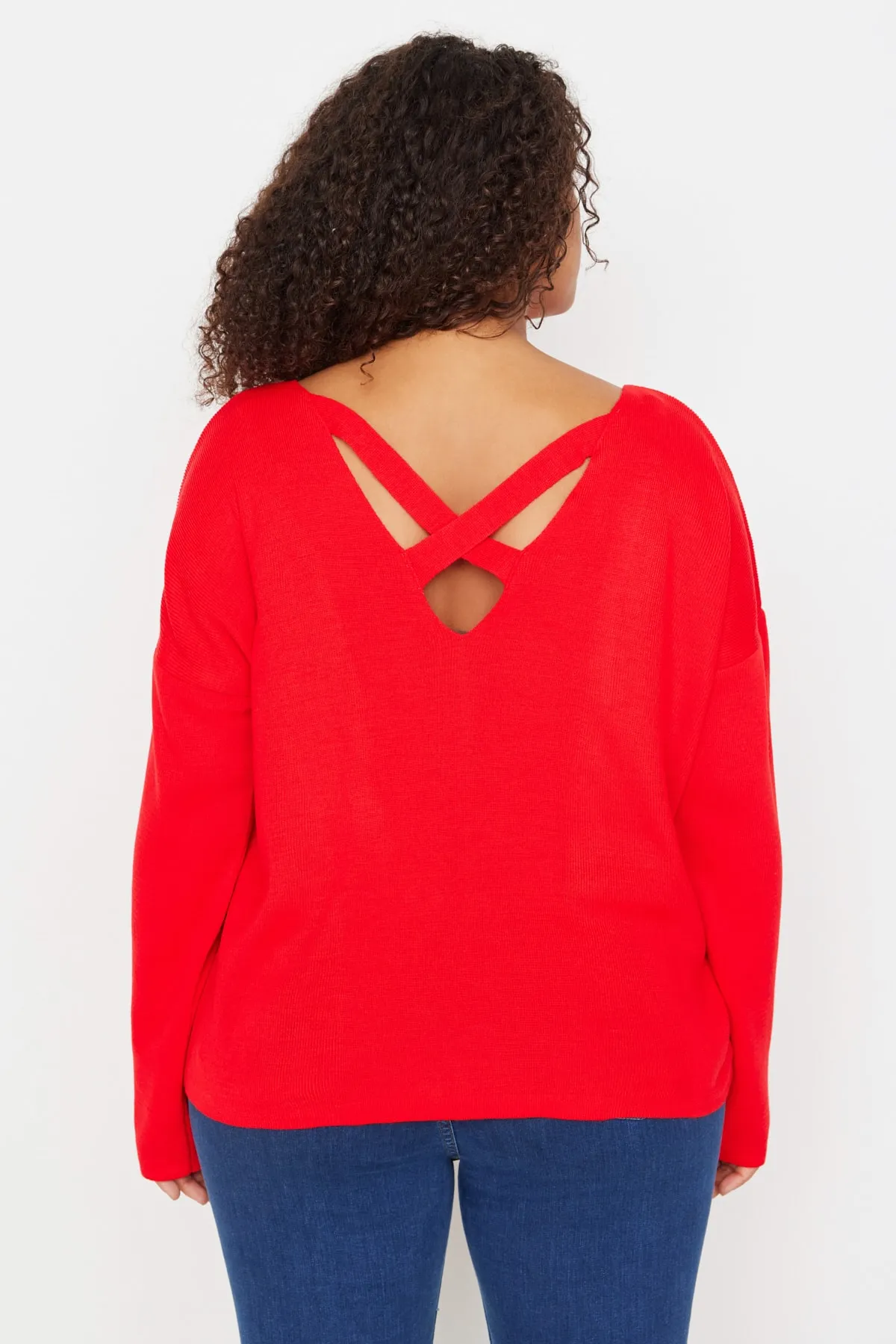 Trendyol Curve  Detaillierter Strickpullover mit Band des Roten Kreuzes TBBAW23AN00021