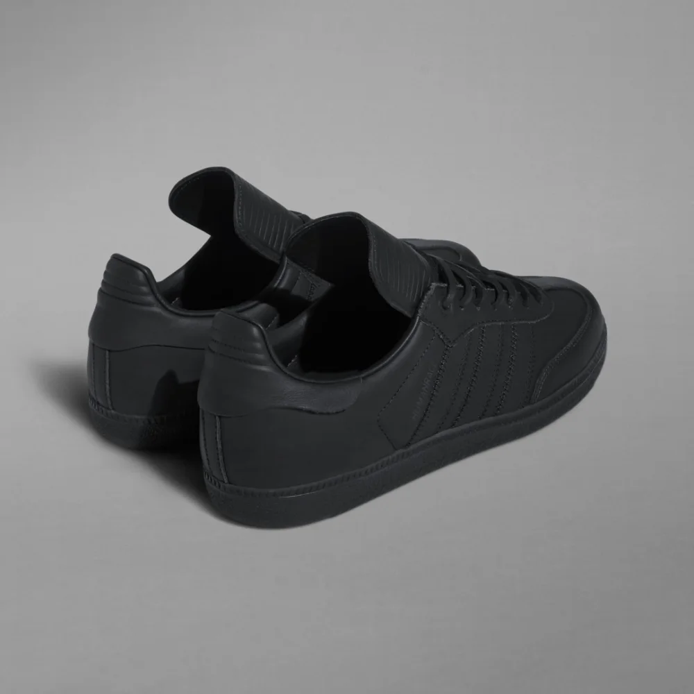 adidas Humanrace Samba x IE7291 / grau
