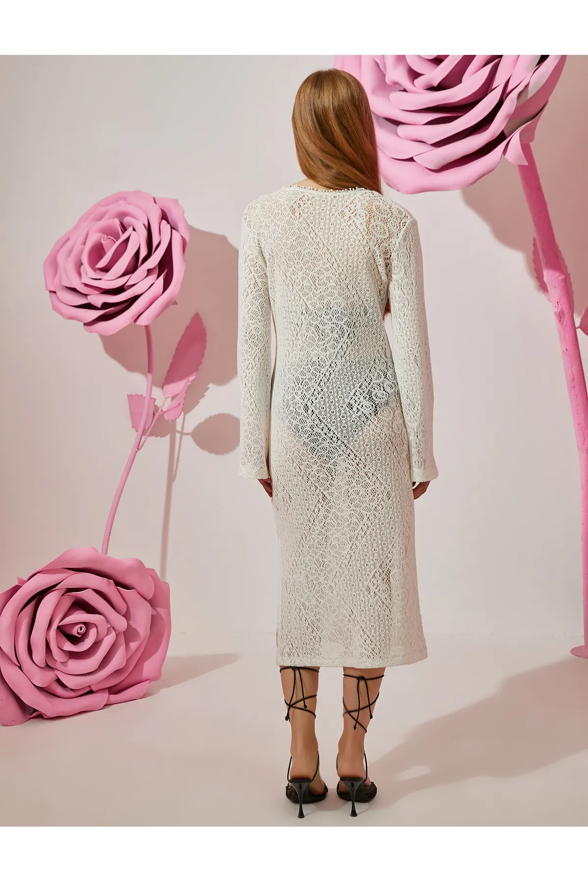 Koton  Langes Spitzenkleid mit Fensterdetail