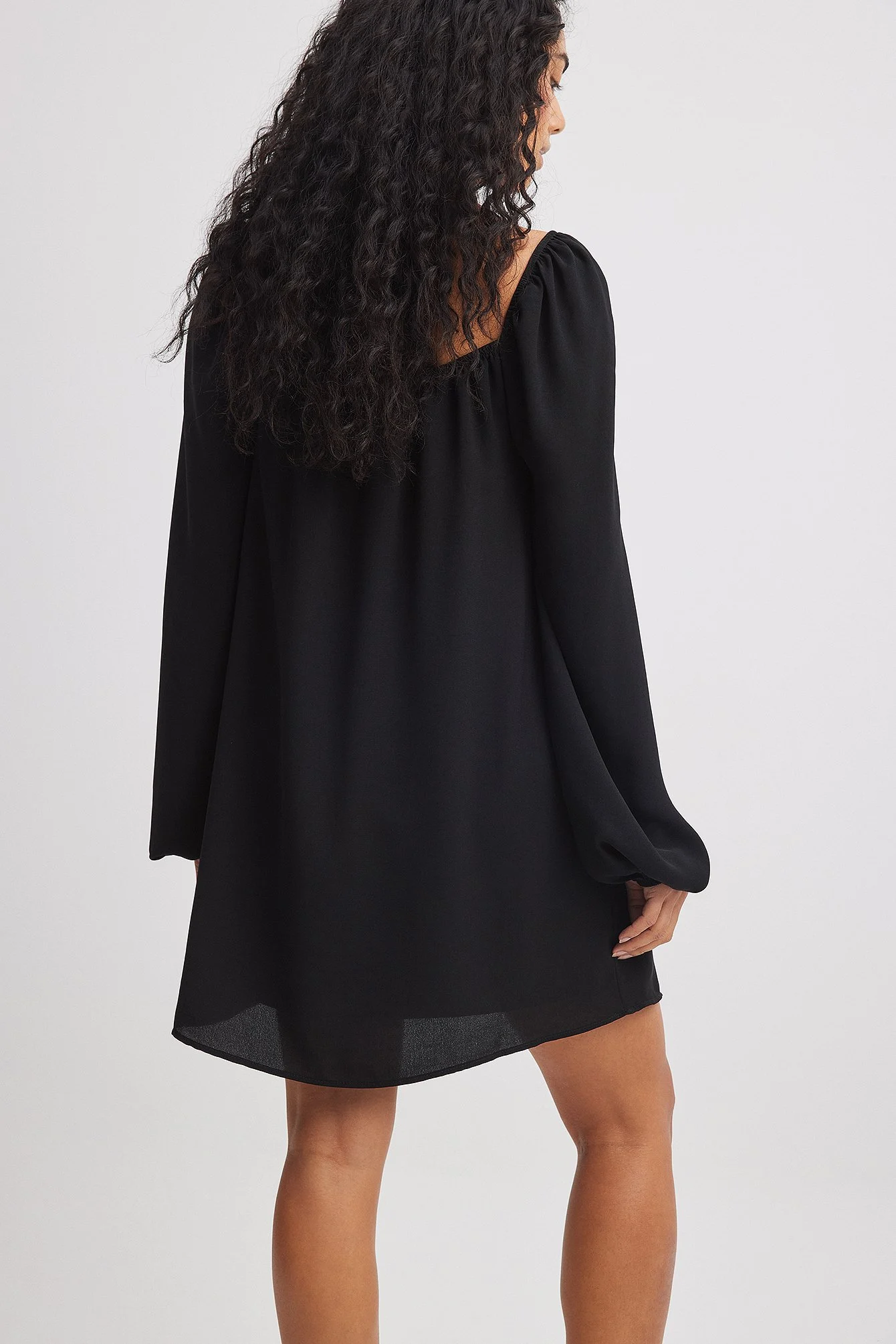 Minikleid mit Sweetheart-Ausschnitt