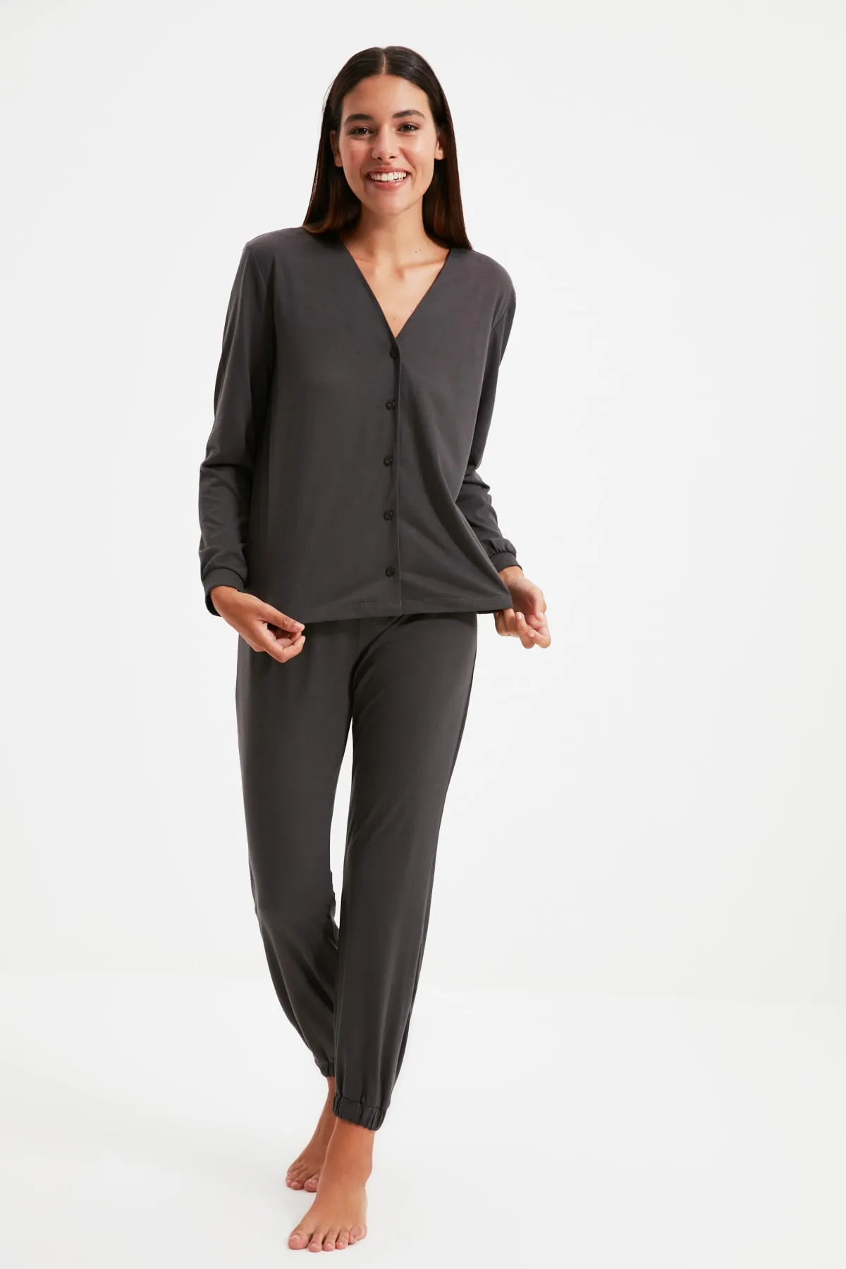 Trendyol Collection  Anthrazitfarbenes Hemd-Jogger-Strick-Pyjama-Set THMAW21PT0632