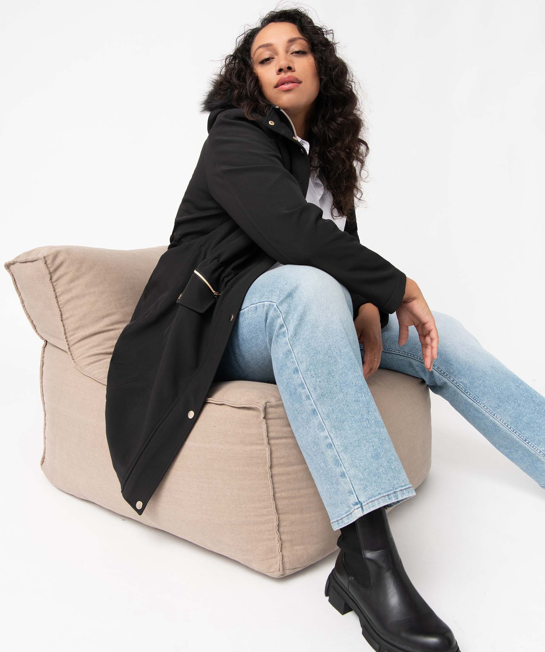 Manteau femme à capuche fantaisie et détails métalliques noir | GEMO