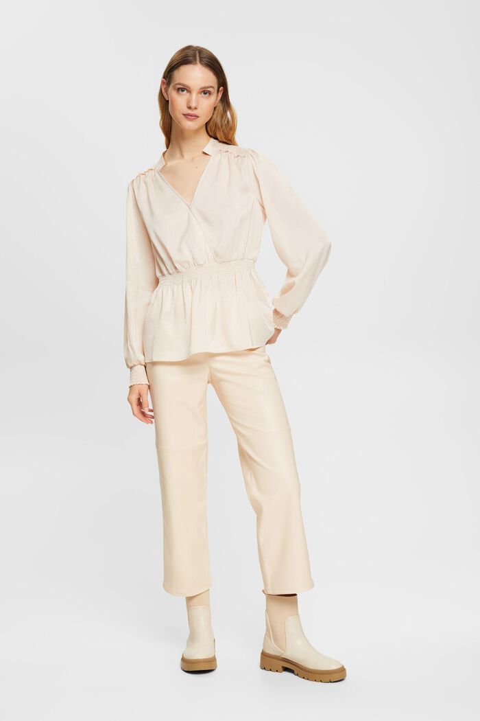 Strukturierte Bluse mit gesmokten Details