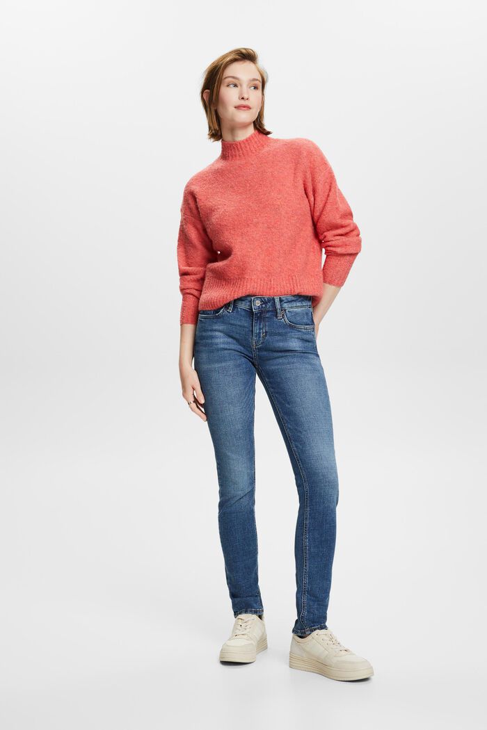 Recycled: schmale Stretchjeans mit hohem Bund