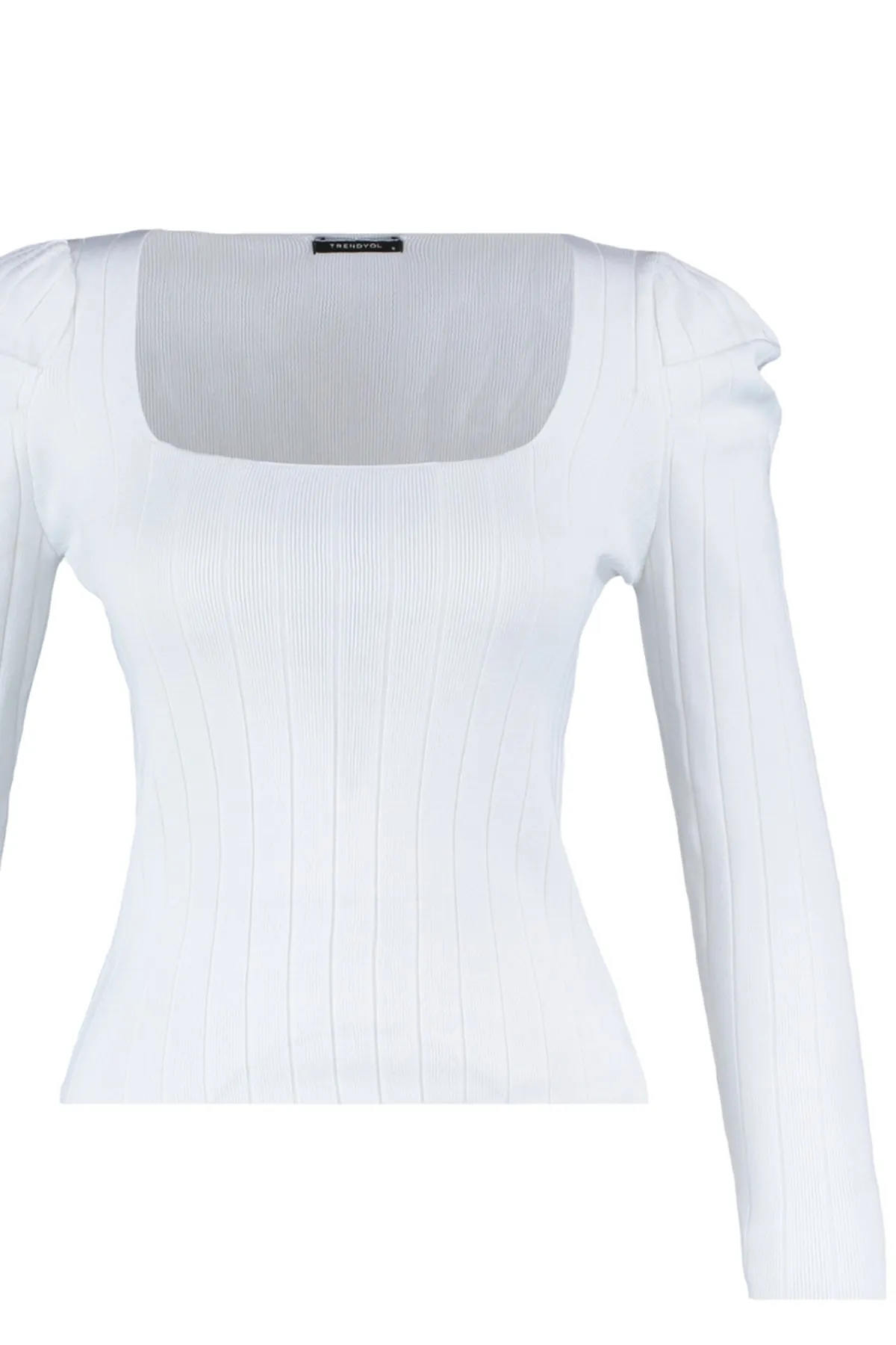 Trendyol Collection  Ecrufarbener Strickpullover mit gerafftem quadratischem Kragen TWOAW21KZ0649