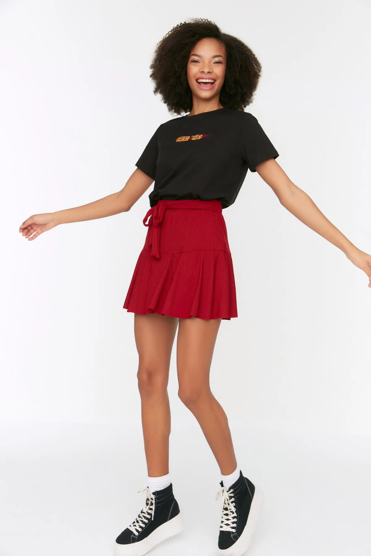 Trendyol Collection  Shorts - Rot - Mittlerer Bund