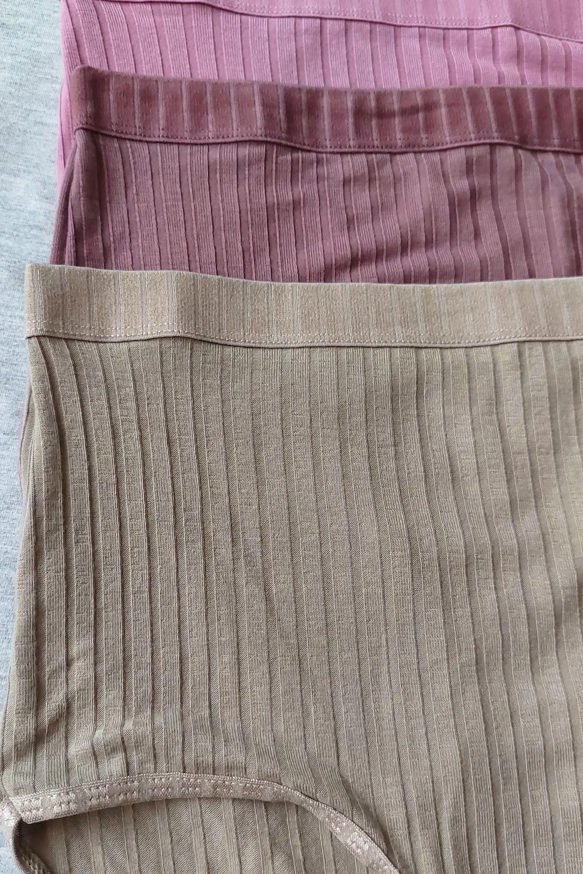Sensu  5-teiliges geripptes Höschen-Set mit hoher Taille in sanften Farben für Damen - Kts3054