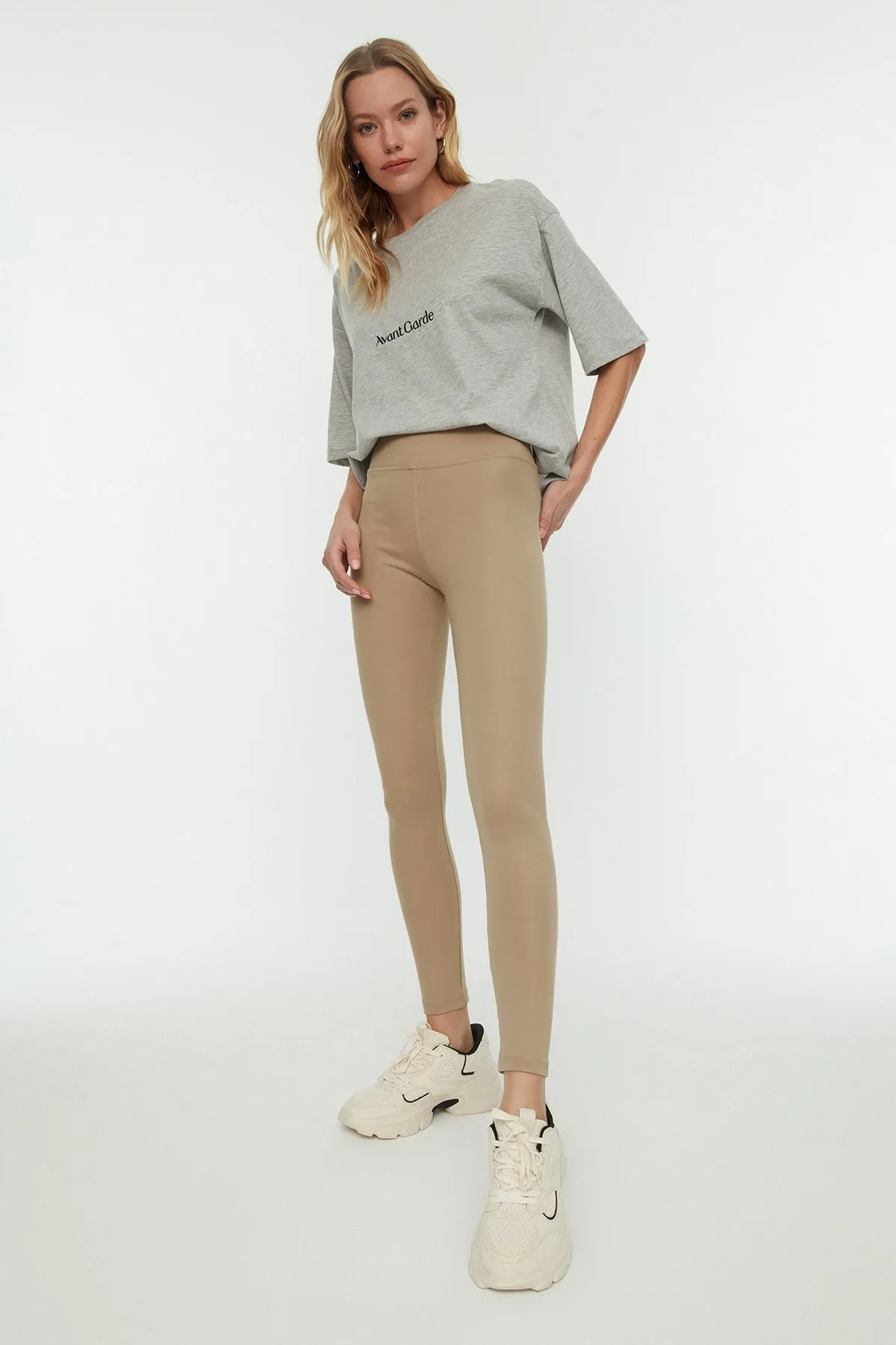 Trendyol Collection  Stone Recovery Strick-Leggings mit hoher Taille und elastischem Bund TWOAW20TA0087