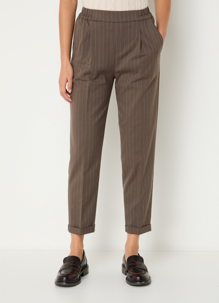 Pantaloni scurți Benetton cu talie înaltă și bretele delicate, croiți pe silueta.