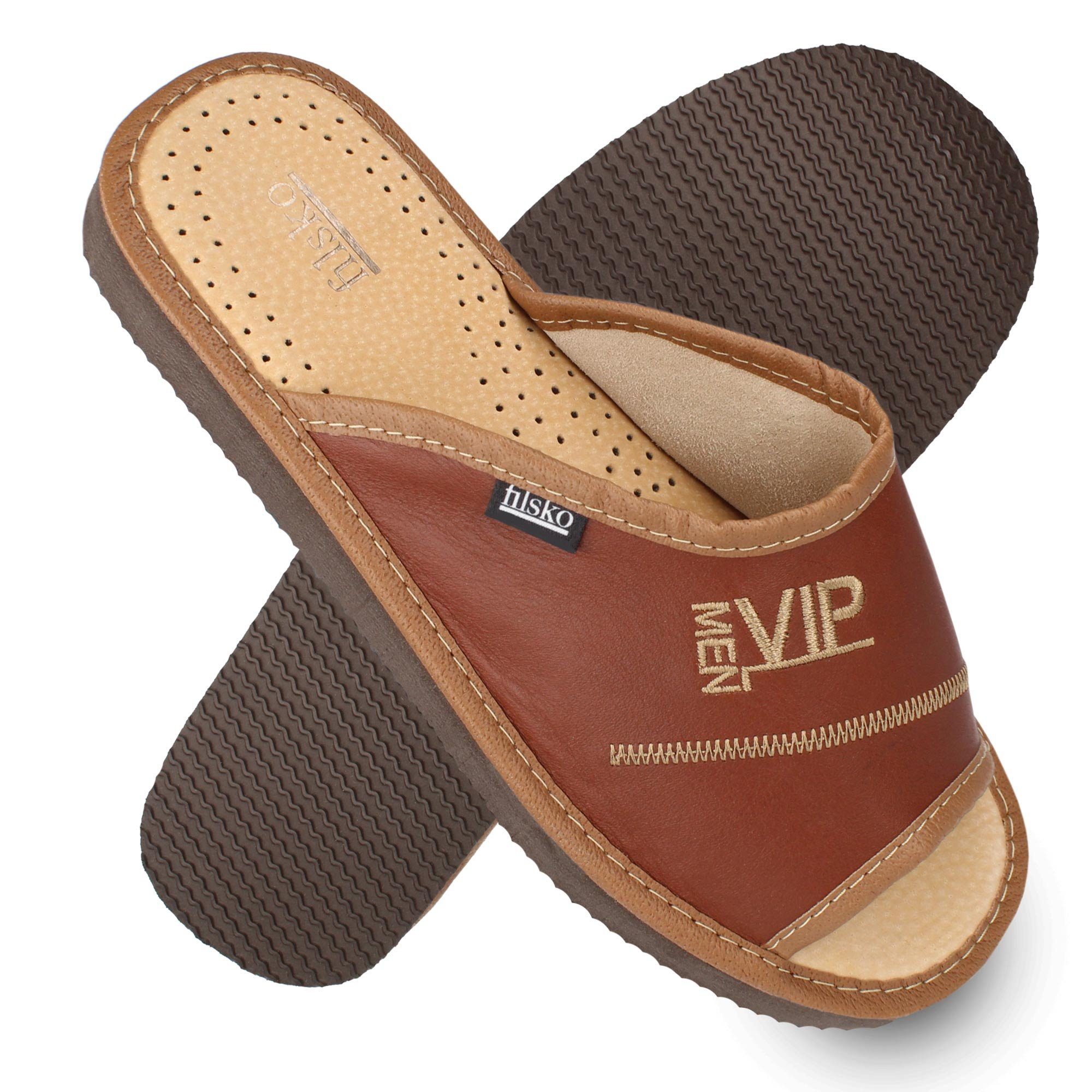 filsko Hausschuhe Herren VIP MEN Schwarz, Braun Größe 40-50 Hausschuh Obermaterial aus Leder, VIP MEN Stickerei, In zwei verschiedenen Farben erhältlich, Offen, Leicht profilierte Laufsohle, EVA Laufsohle