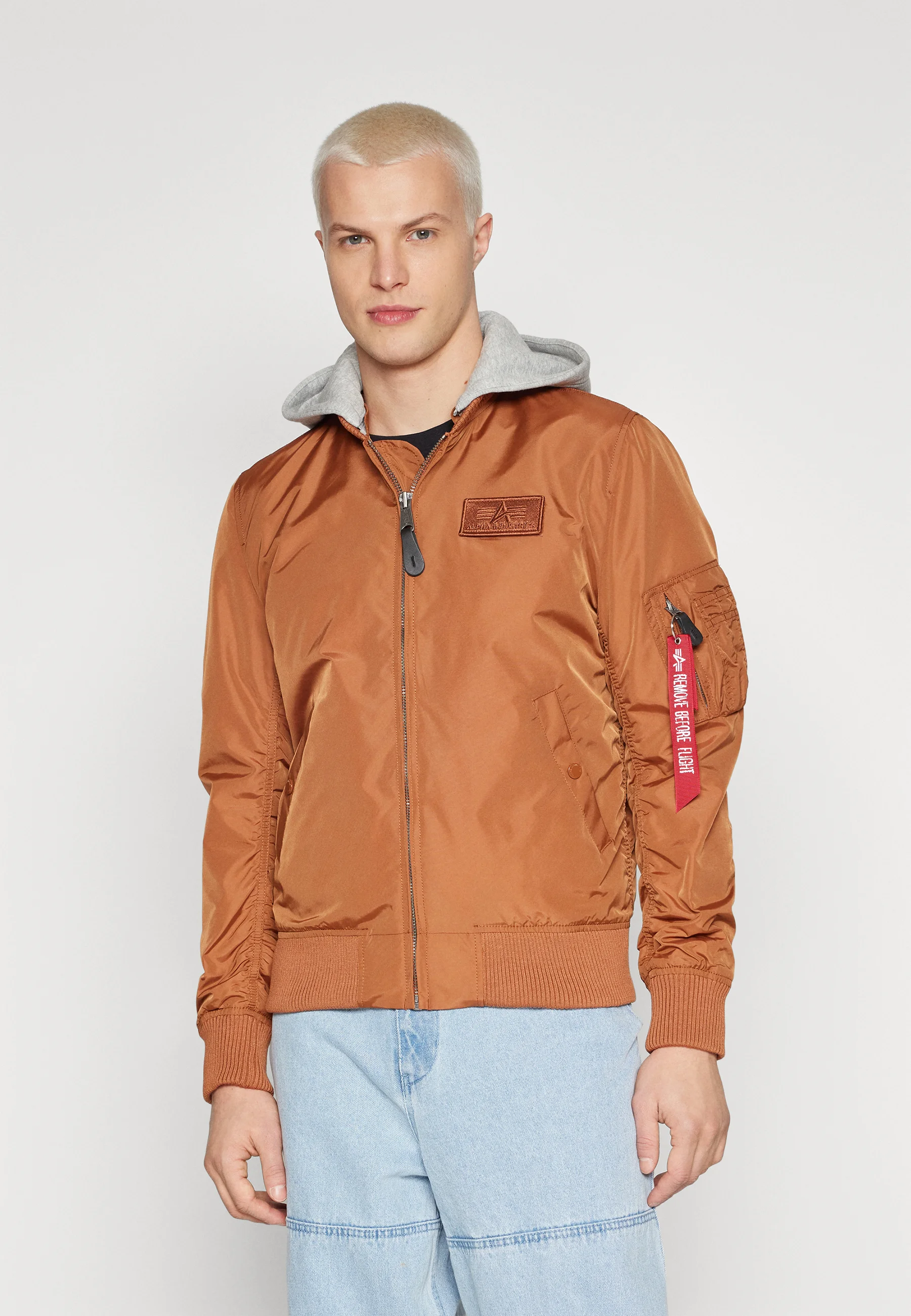 Chaqueta bomber Alpha Industries HOOD