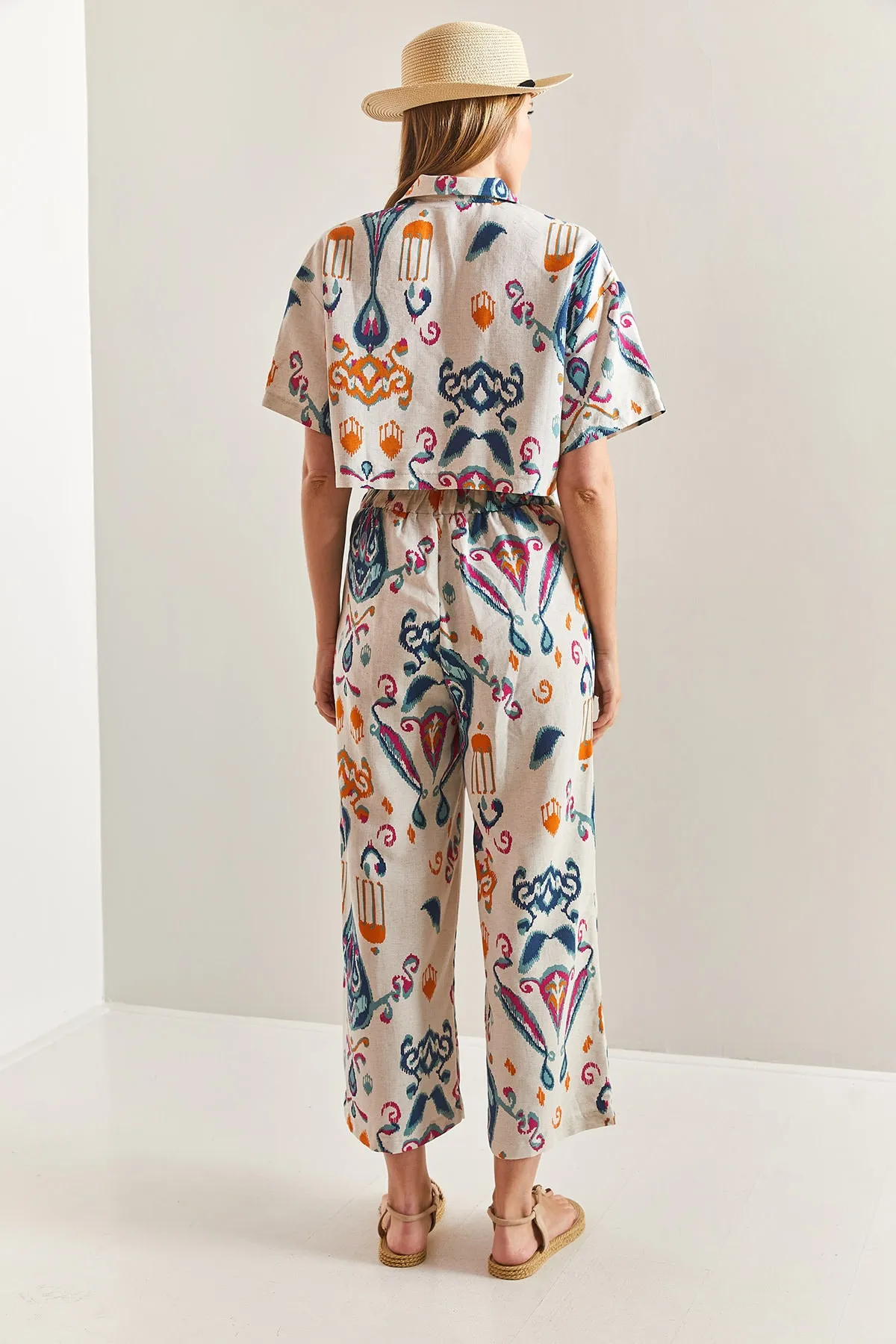 Bianco Lucci  Damen-Set mit kurzärmligen Ethno-Leinen-Crop-Hemdhosen