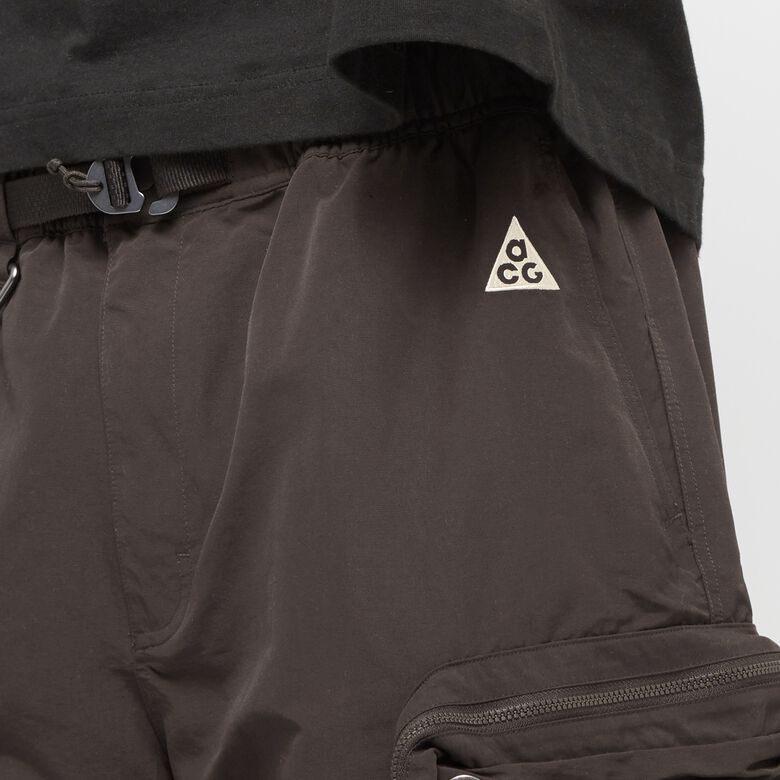 NIKE ACG Snowgrass Cargo Short velvet brown/black/sanddrift