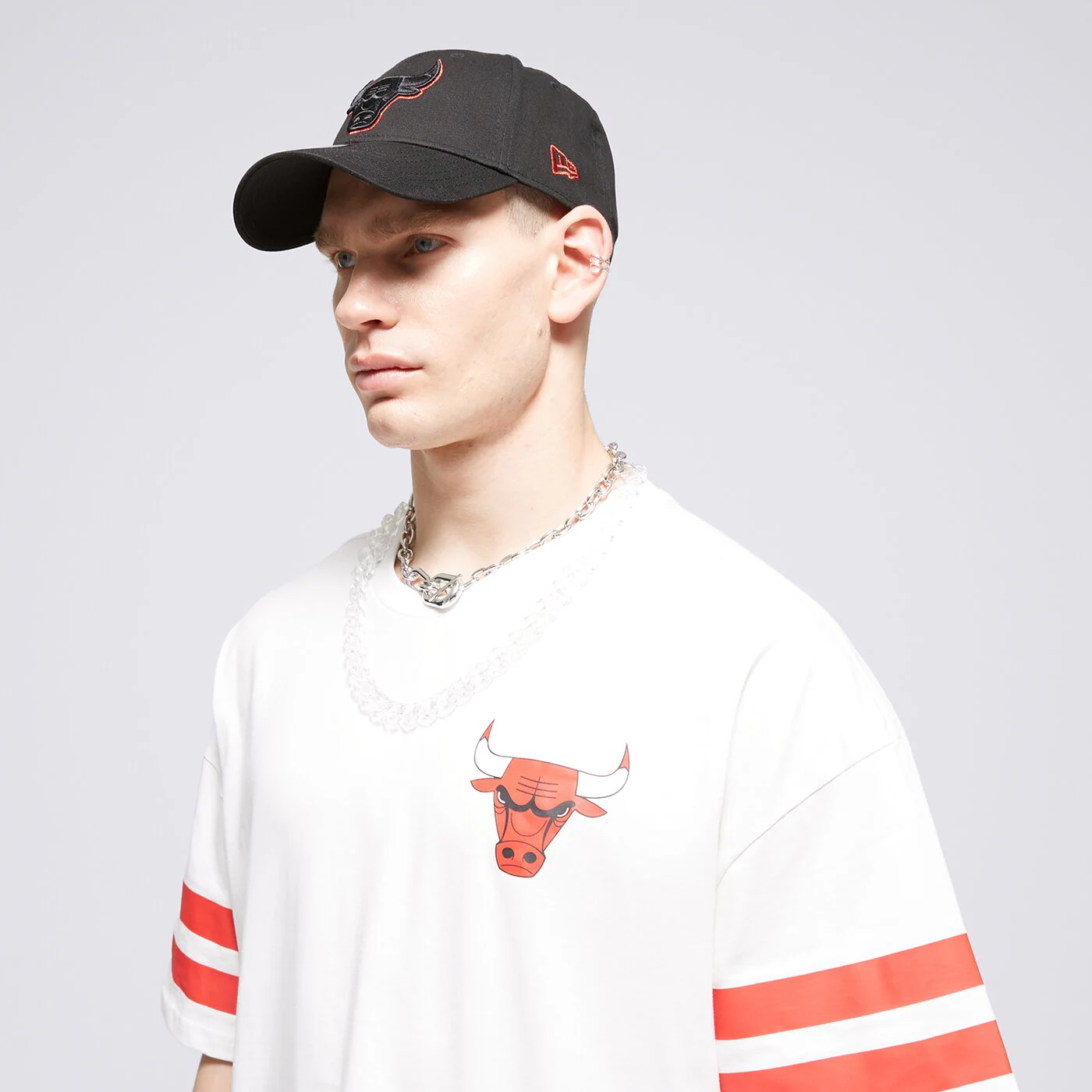 NEW ERA T-SHIRT NBA ARCH GRPHC OS BULLS CHICAGO BULLS Weiß