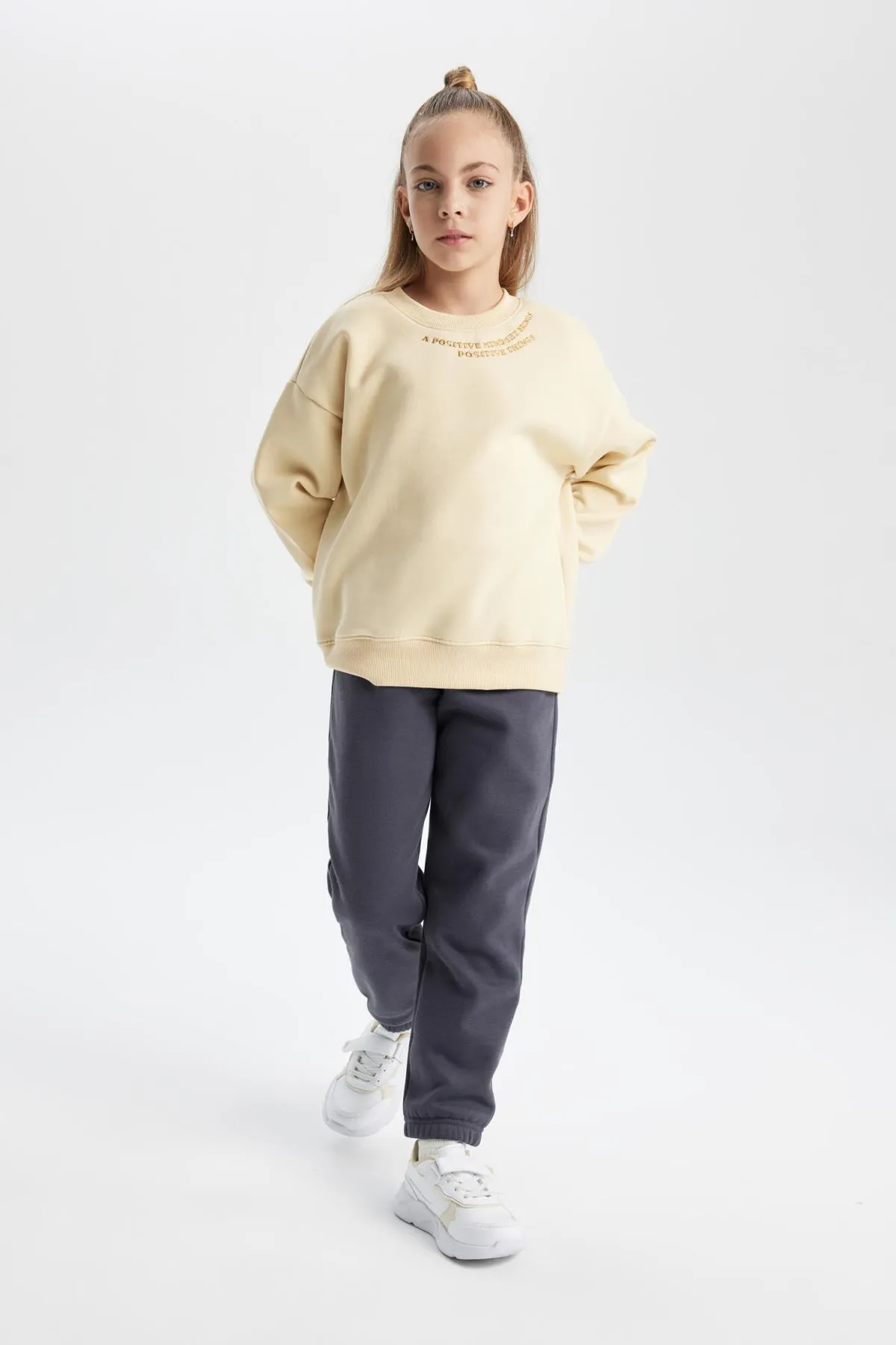 DeFacto  Gestreiftes, weiches, dickes Sweatshirt mit Rundhalsausschnitt für Mädchen