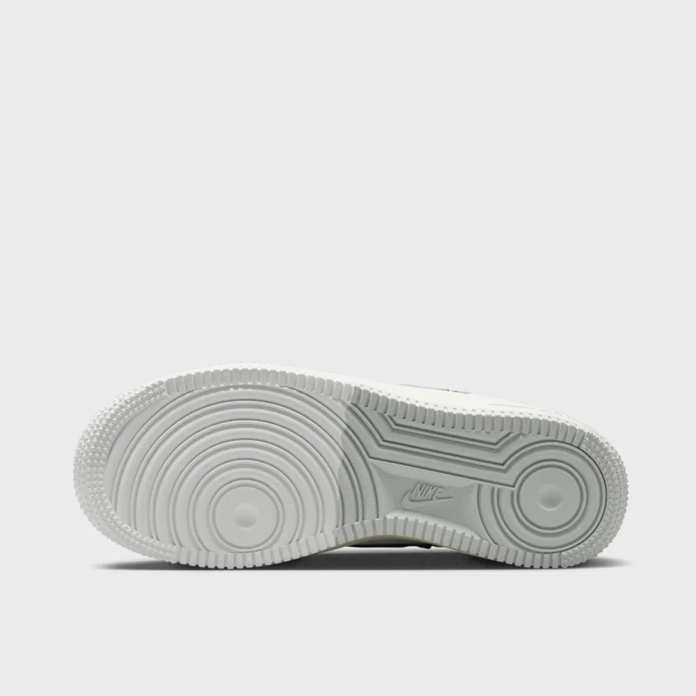Nike Air Force 1 GS DZ2660-001 / weiss