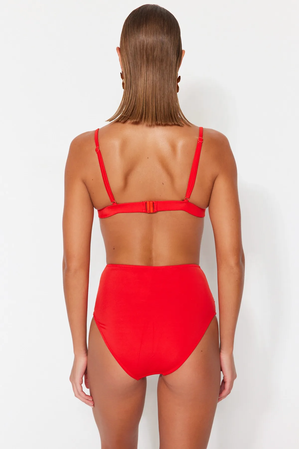 Trendyol Collection  Rote drapierte Bikinihose mit hoher Taille und normalem Beinausschnitt TBESS21BA0178