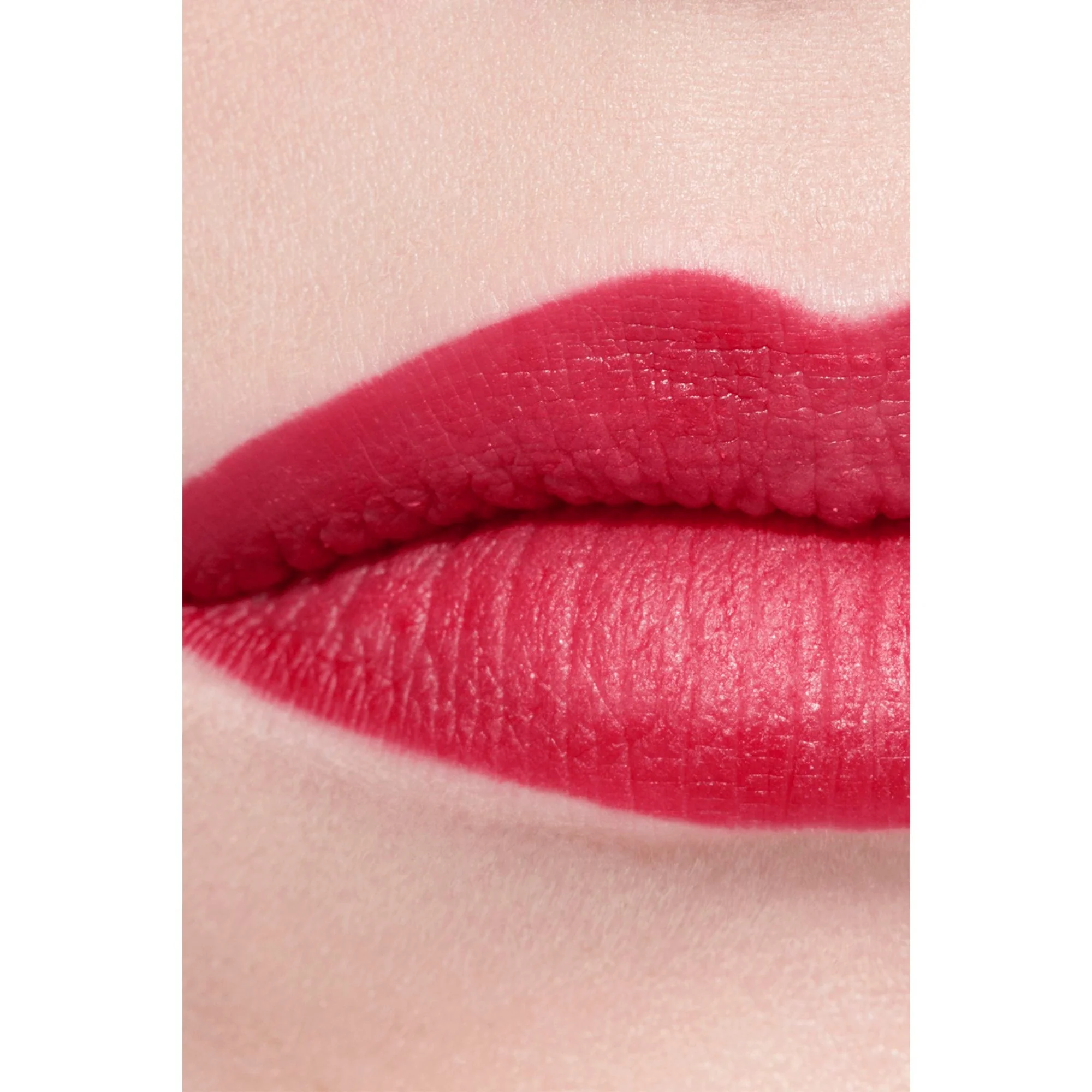 ROUGE ALLURE VELVET - EL LABIAL LUMINOSO Y TERCIOPELOSO