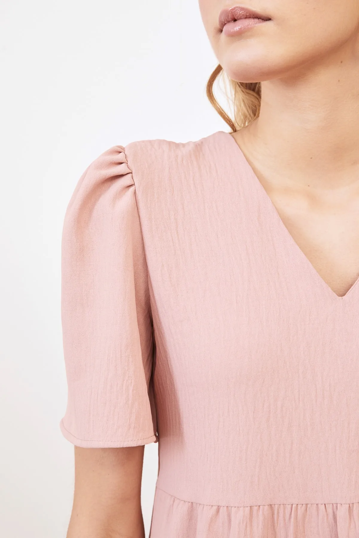Trendyol Collection  Dusty Rose Mini Woven Wide Cut Webkleid TWOSS20EL0400
