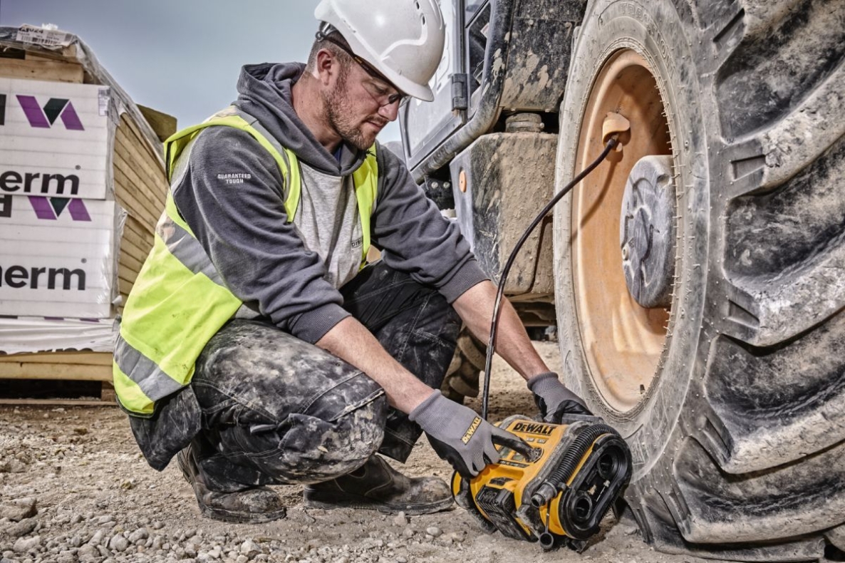 DeWalt DCC018N-XJ Akumulatorska zračna pumpa 18 V