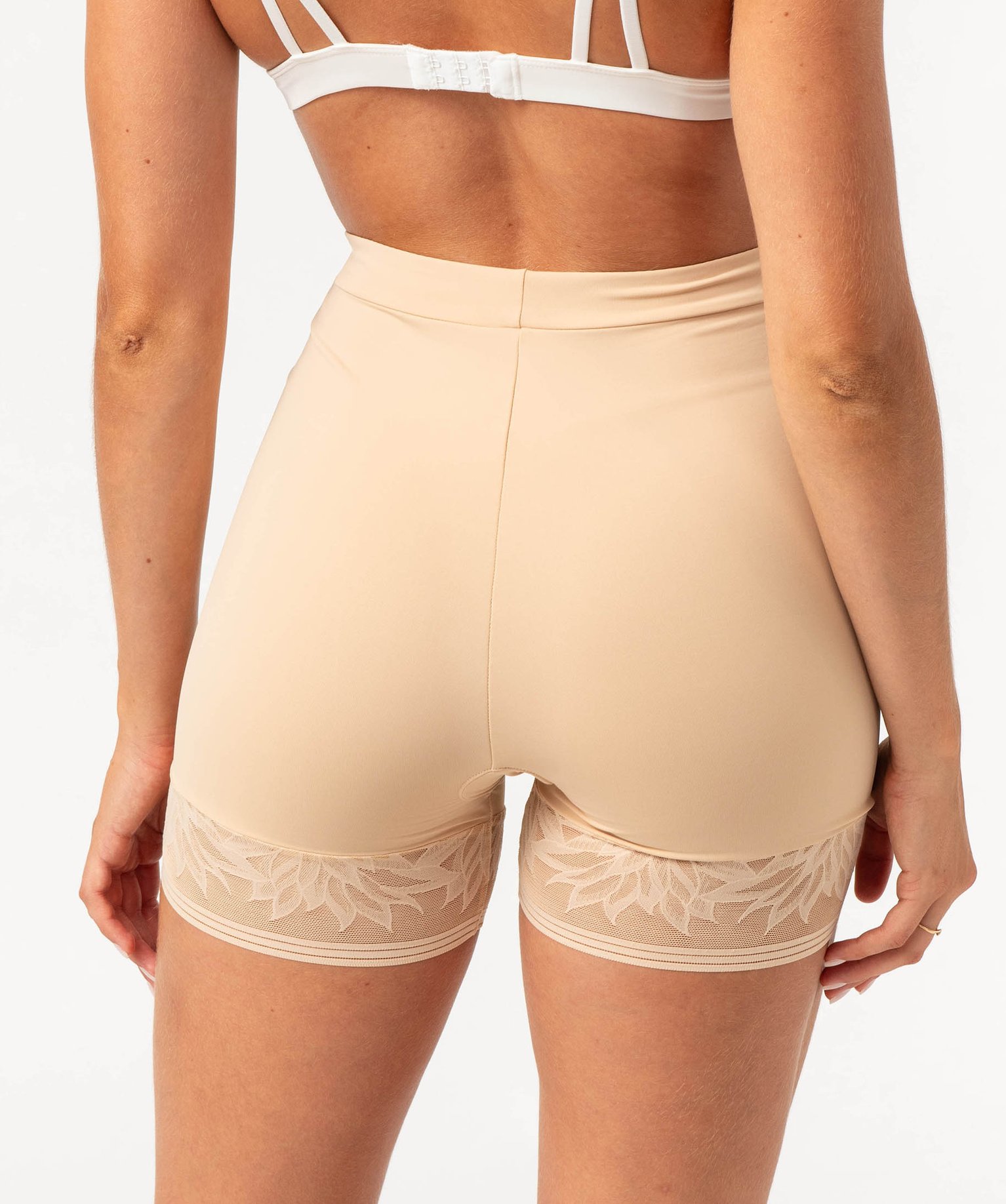 Panty femme gainant taille haute en microfibre et dentelle beige | GEMO