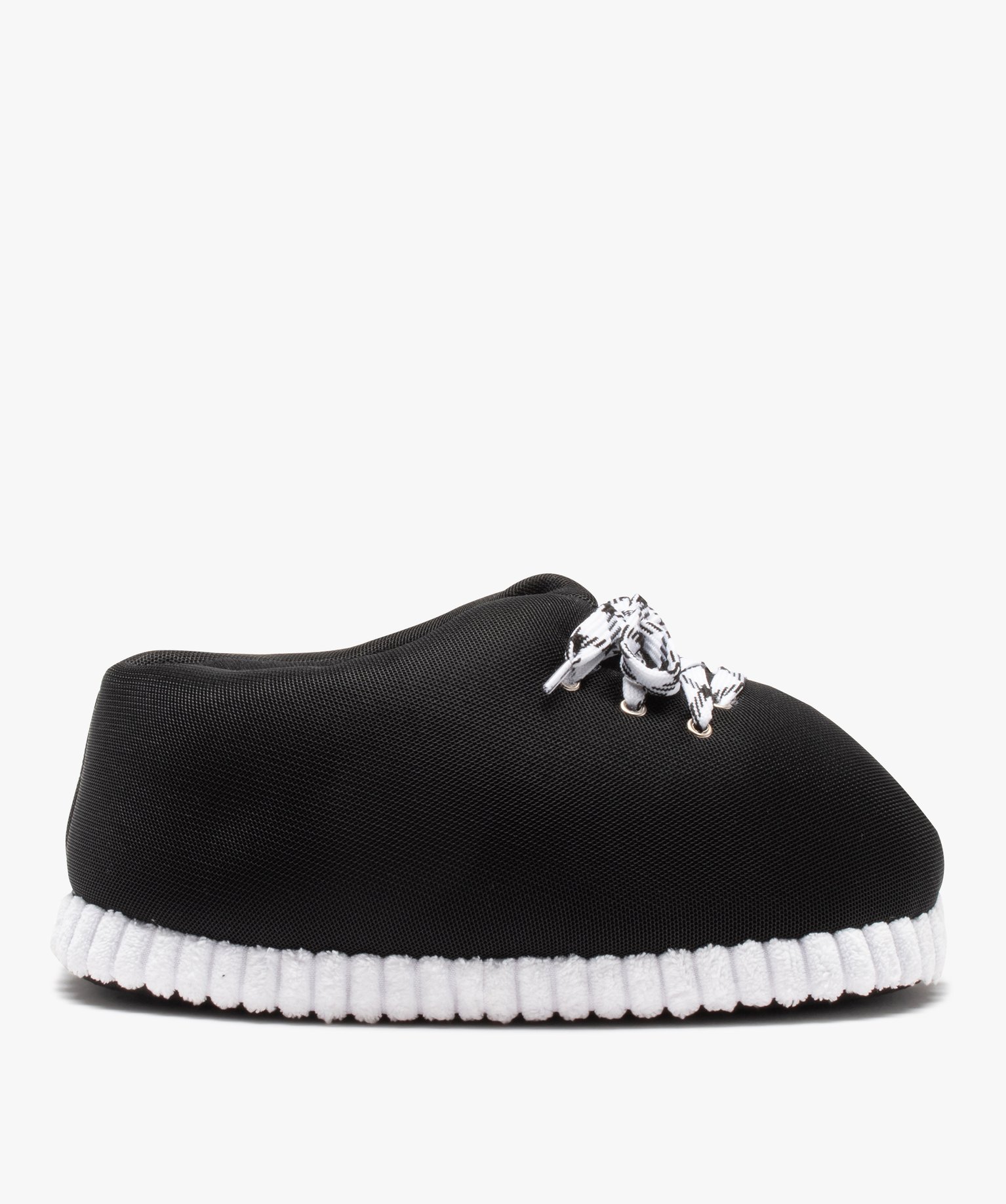 Chaussons Garçon en volume baskets géantes noir | GEMO