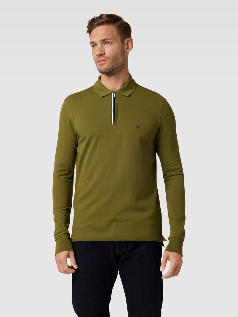 Slim Fit Poloshirt mit Label-Details in olivgrün