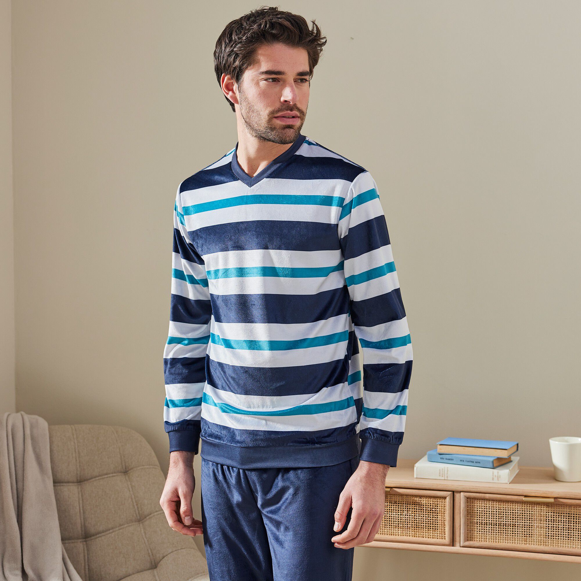 Pyjama col V maille velours manches longues