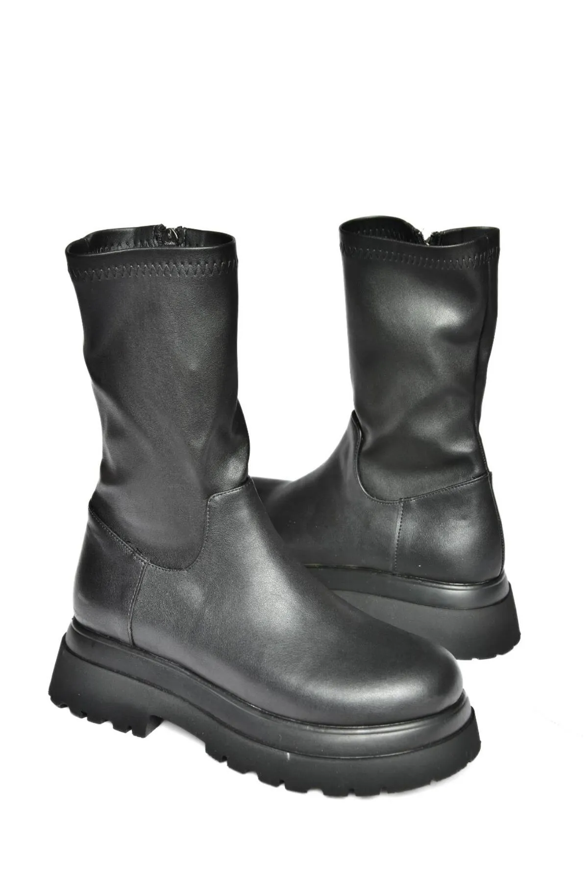 Fox Shoes  Schwarze Damenstiefel mit dicker Sohle