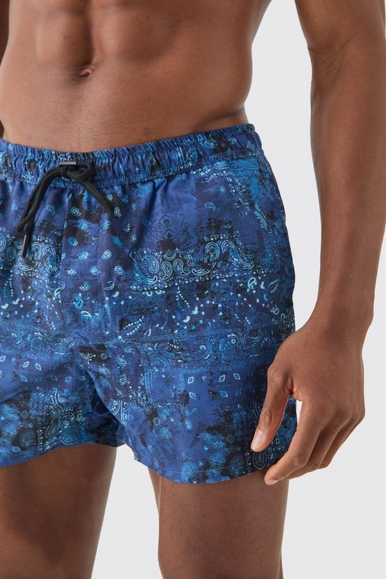 Kurze Badehose mit Bandana-Print