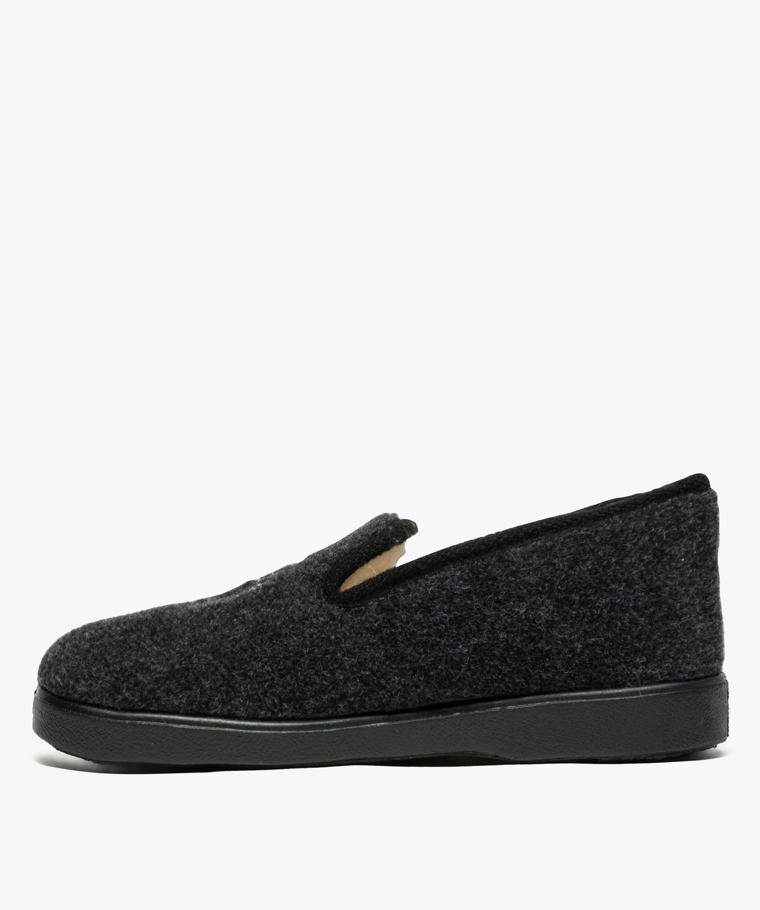 Chaussons homme forme charentaises brodés écusson | GEMO