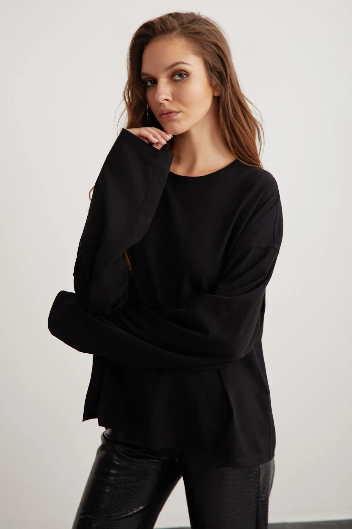 GRIMELANGE  Basıl Damen-T-Shirt aus 100 % Baumwolle, Rundhalsausschnitt, Oversize-Passform, langärmlig, Schwarz