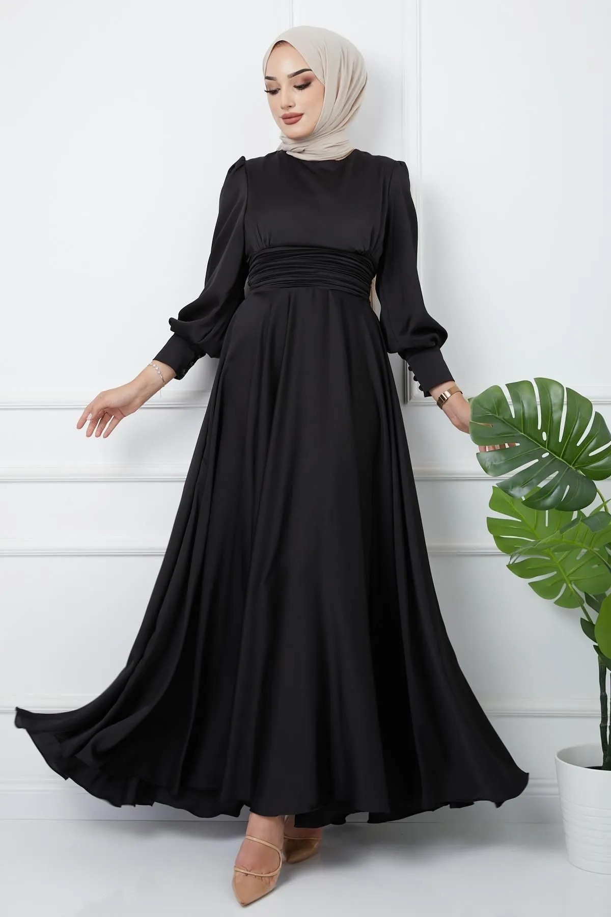 Olcay  Abendkleid mit Taillenfalten und Gürtel, Schwarz 1595