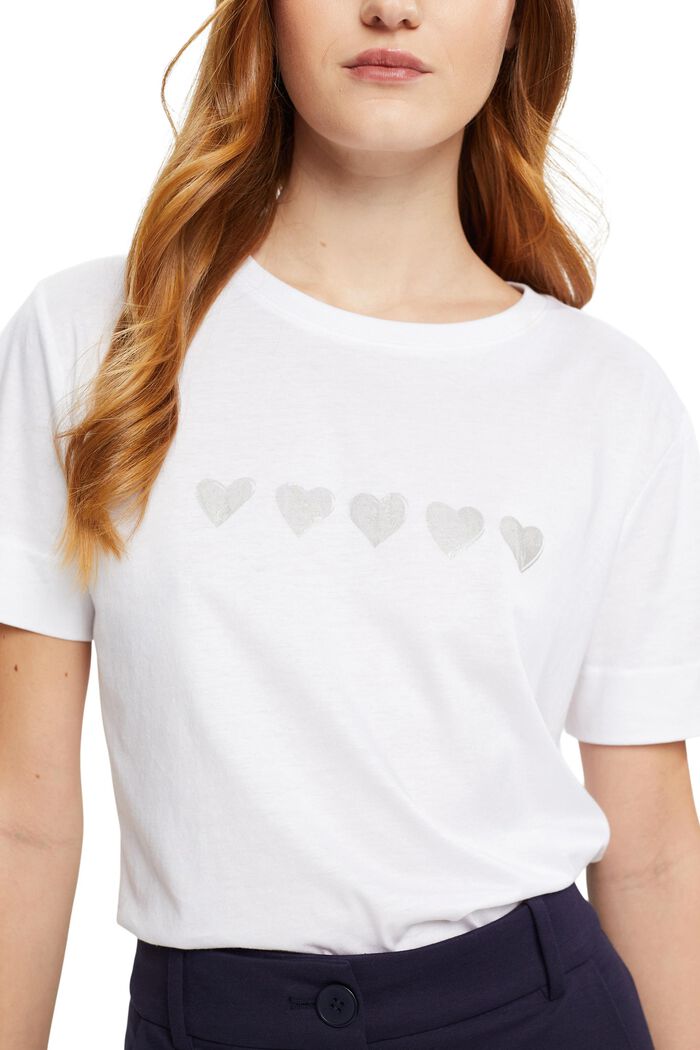 T-Shirt mit Print auf Brusthöhe