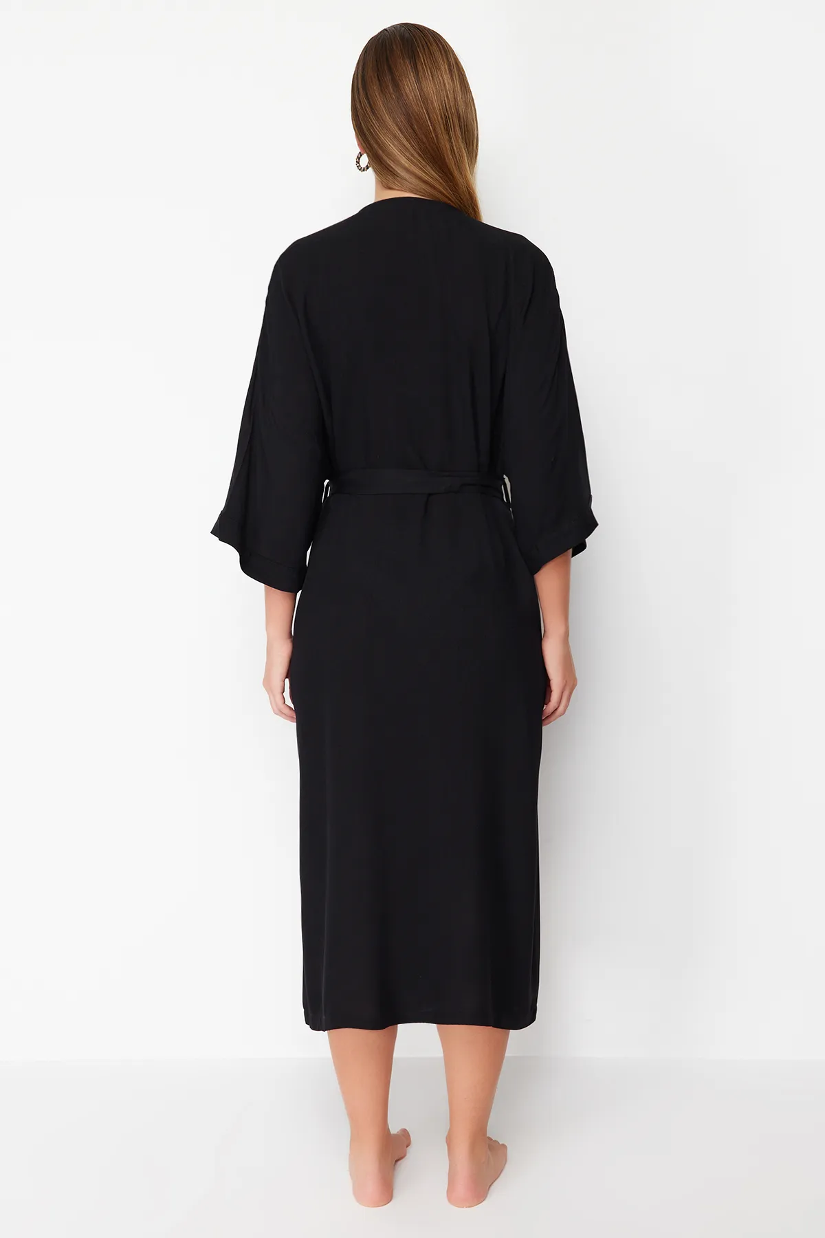 Trendyol Collection  Geometrisch gemusterter, gewebter Maxi-Kimono und Kaftan mit Gürtel TBESS23KM00025