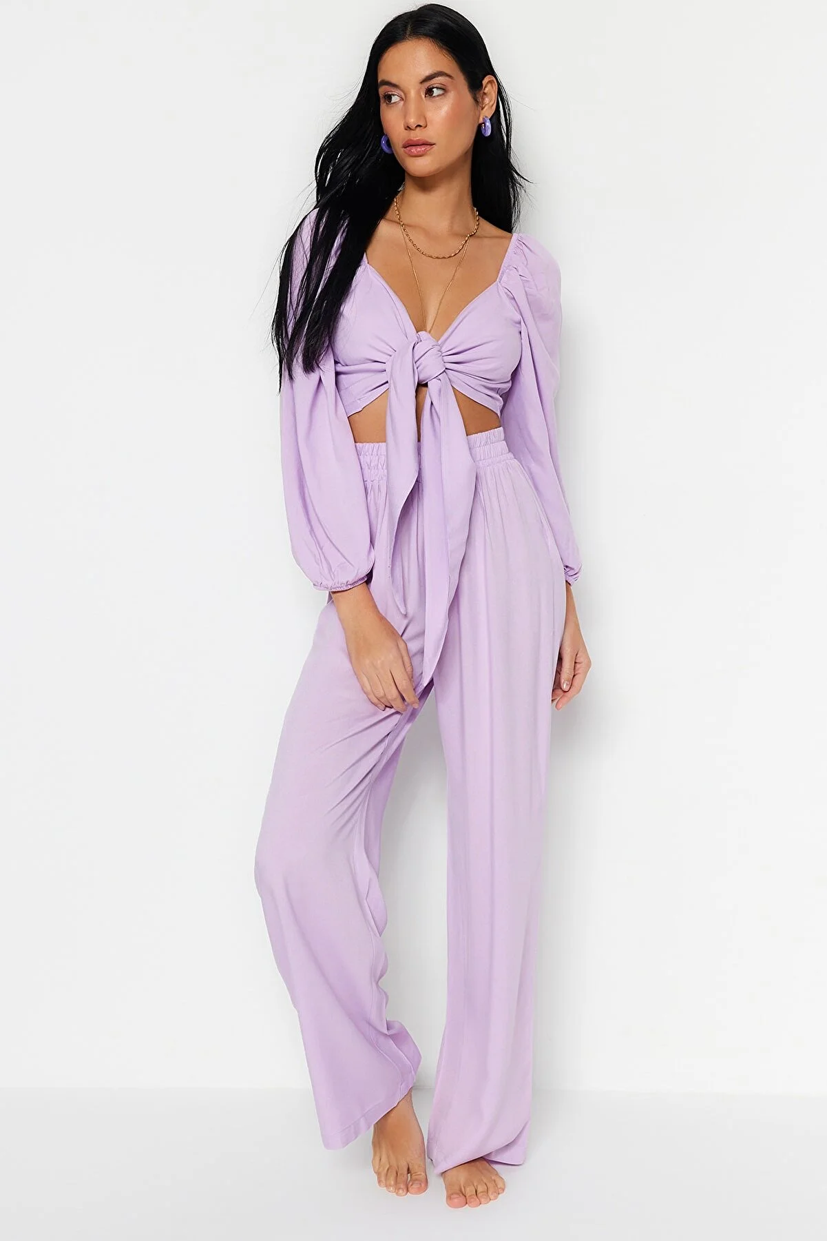 Trendyol Collection  Lilafarbener, gewebter Blusen-Hosenanzug mit Bindeband TBESS23AU00072