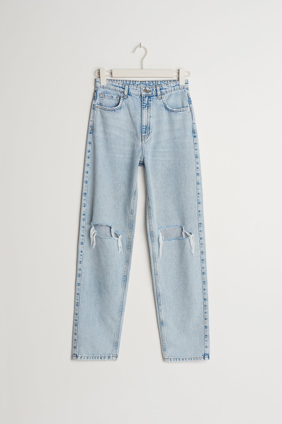 Straight 90s jeans