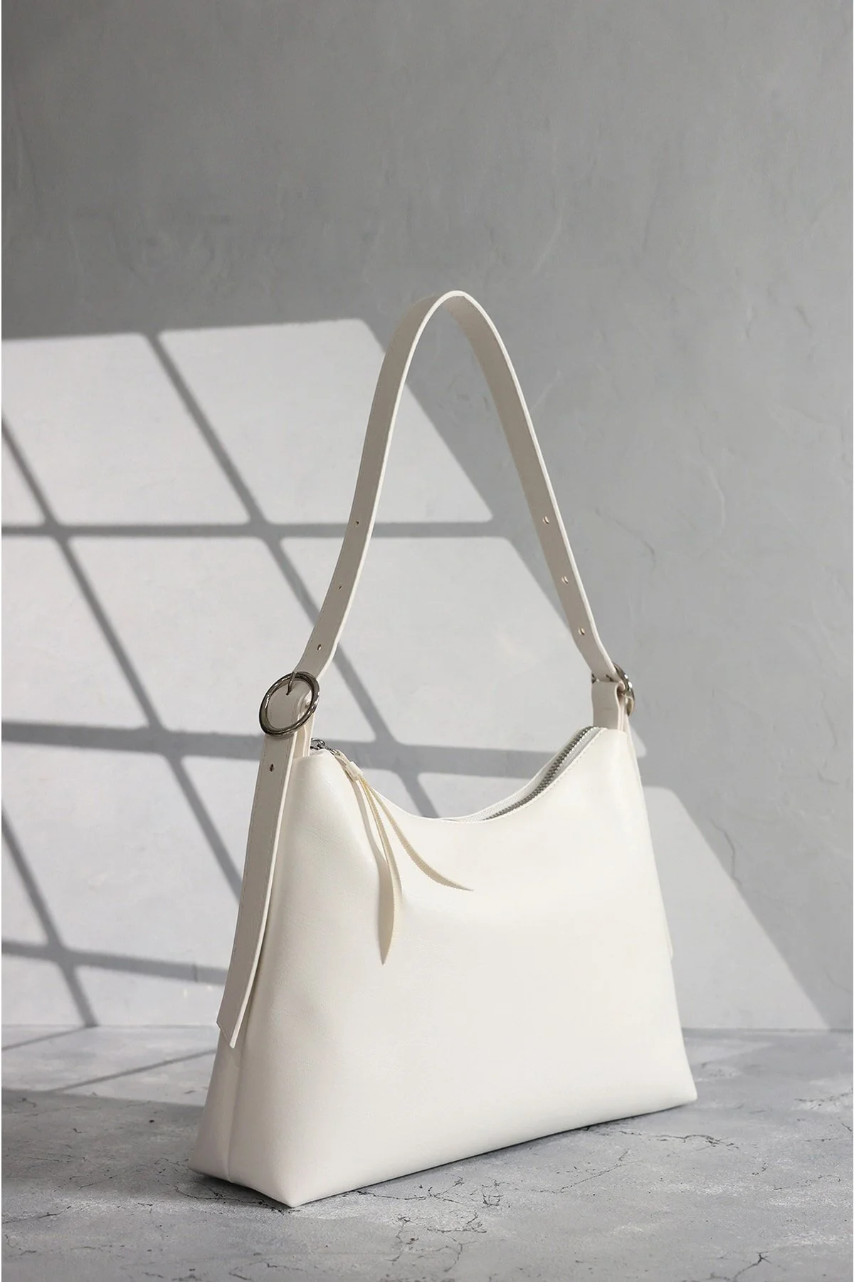 Rimense  Weiße Hand- und Schultertasche